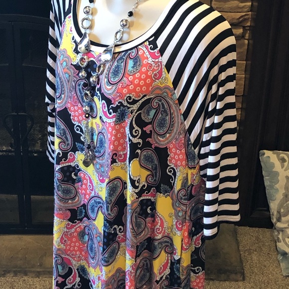 NWOT Boutique Style Shirt Dress - Picture 3 of 3